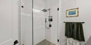 914 Spencer Avenue Gallery 21