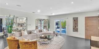 307 Holiday Dr Gallery 29