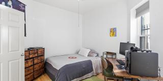 5739 N Winthrop Avenue Gallery 31