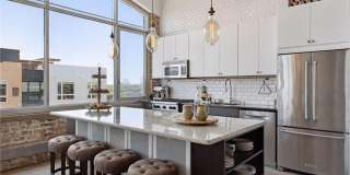 700 Washington Avenue N Gallery 5