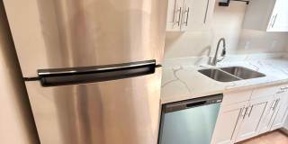 Spacious 2 Bed 1 Bath Fairwood Condo Gallery 7