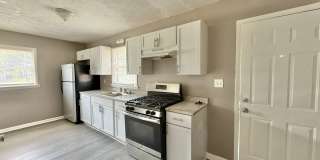 Cozy 3 Bedroom/1 Bath Gallery 7
