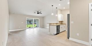 736-738 Gilbert Avenue S Gallery 28