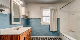 **For Lease: 912 E 31st St – Spacious 5‑Bedroom Historic Home in Central Kansas City** Gallery 20