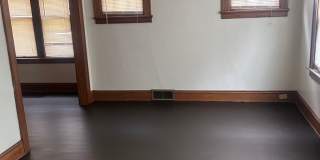 Charming 2-Bedroom Lower Duplex Gallery 9