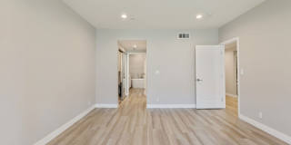 9249 Burton Way Gallery 11
