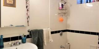 Nicely renovated 4 bed unit near BU and the Green Line. Gallery 29