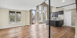 Stunning Luxury Home in Sunnyside **Move-In Special** Gallery 11