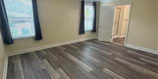 1159 MACFARLANE AVENUE Gallery 26