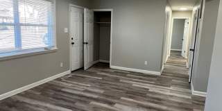 3 Bedroom Beautifully updated Ranch Gallery 7