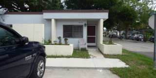 Cozy 2 bedroom 1 bathroom Townhome in Windward Square Gallery 1