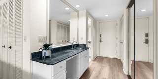 Furnished Resort 2/2 Condo, on Golf Course, Lake Views Gallery 16