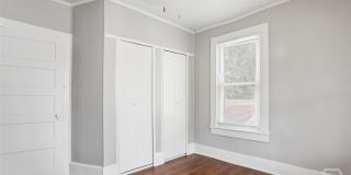 1023 W 37th Street Gallery 18