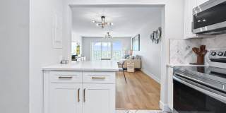 Available on May 27 - Stunning Furnished Waterfront Condo – 2 Beds / 2 Baths with Gulf-to-Bay Views! Gallery 14