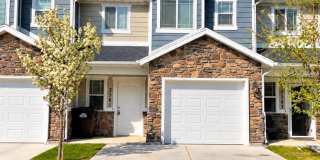 Spacious 3 Bed  2.5 Bath Townhome in West Haven! October Rent Free! Gallery 1