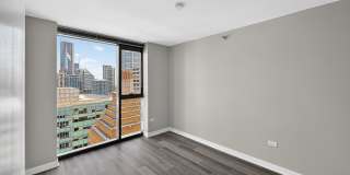 208 N Wells St Gallery 4