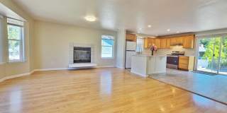 Charming 4 Bed 2 Bath Home in Des Moines, WA. Gallery 4
