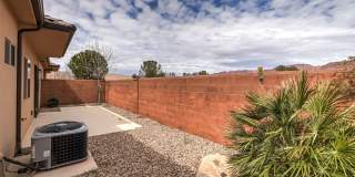 3 Bed, 2 Bath, 2 Car Garage For Rent. Pet Friendly Gallery 13