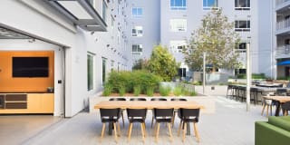 Axis Gallery 18