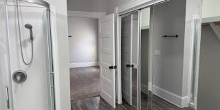 1918 REDELL Street Gallery 22