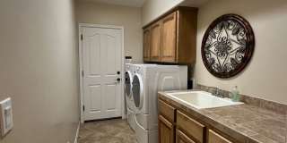 Longterm unfurnished - RV Garage Gallery 13