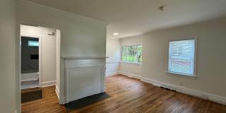 2bed/1bath w/ detached garage! Gallery 12