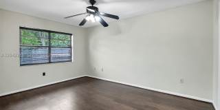 681 Thornridge Ave Gallery 17