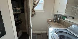 Beautiful 3 Bed/2.5 Bath Home in SE Bend - Ruby Peak Lane Gallery 13