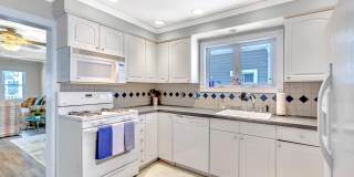 320 Ocean Park Avenue Gallery 15