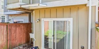 Beautiful 3 bedroom townhome Gallery 4