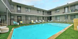 Furnished Tarrytown 2/2 Condo + office Gallery 1