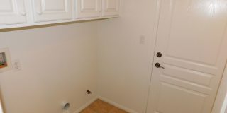 Exceptional 3 bed, 3.5 bath home in Irvine. Gallery 5