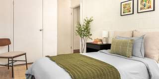 1100 Washington Gallery 8