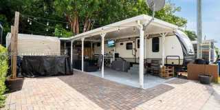 325 Calusa St Gallery 1