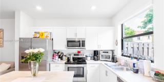 817 NE 211th St Gallery 10