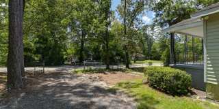 Charming 2 Bedroom Home, close to USC & located on a Large Lot! Gallery 37