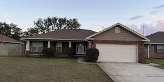 Gulf Breeze - Bay Ridge Park - 4 bedroom, 2 bathroom w/ lawn care included Gallery 1