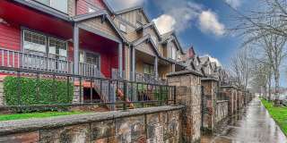 Gorgeous Two Bedroom Townhome in Hillsboro! Gallery 1