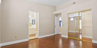 Modern 3BD 2.5BA Townhome with Vaulted Ceilings, Private Pergola Patio, and One-Car attached Garage Gallery 10