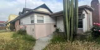 1100 West 39th Place 1 Gallery 1