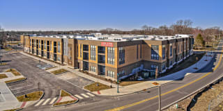 Pullman Pointe Gallery 50