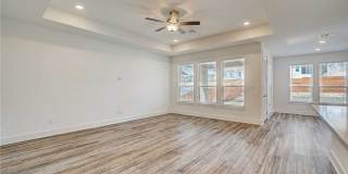 Check Out this 3/2 in Leander Gallery 1