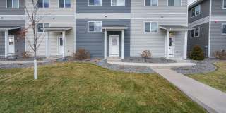 SPACIOUS AND MODERN TOWNHOME Gallery 1