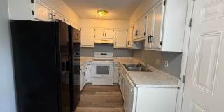 Nice 2 bedroom,  1.5 bath townhouse Gallery 3