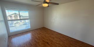 Upstairs Iao Parkside 2/2 Gallery 17
