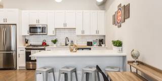 907 West School Gallery 2