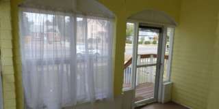 Charming 2 Bedroom Home with Bonus Room, Fenced Yard & Washer/Dryer Gallery 3