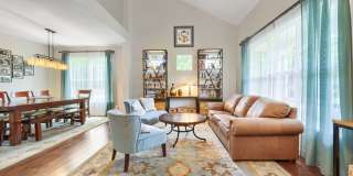 Stunning 4 bed, 4 bath on Corner Lot! Available Mid-August! Gallery 6
