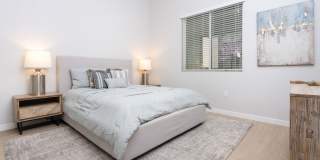 Downtown Ontario Luxury Apartments Gallery 24