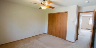 Upstairs condo with garage space in great NW location! Gallery 10